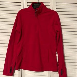 Magenta The North Face Pullover, great condition!